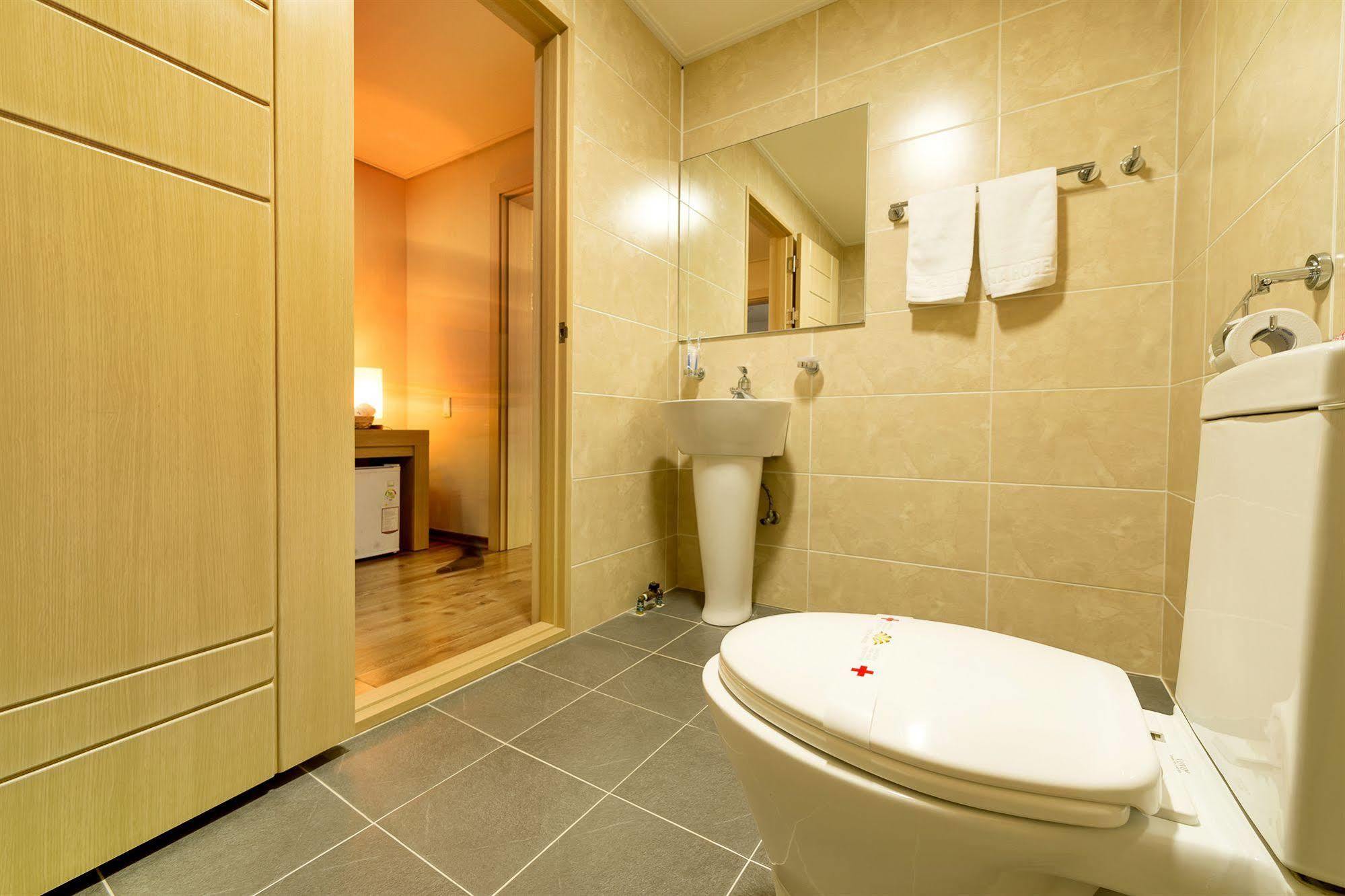 Elena Business Hotel Yeosu Dış mekan fotoğraf